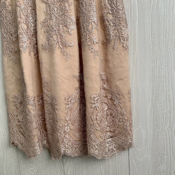 Kay Unger Beige Lace Cap Sleeve Dress Size 6 - Picture 2 of 5